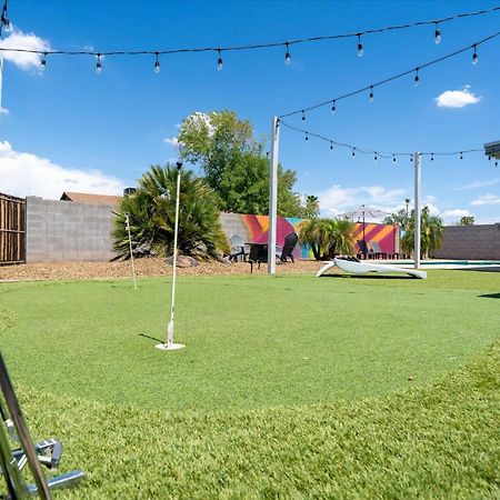 Mini Golf Fire Pit Pool Game Room チャンドラー エクステリア 写真