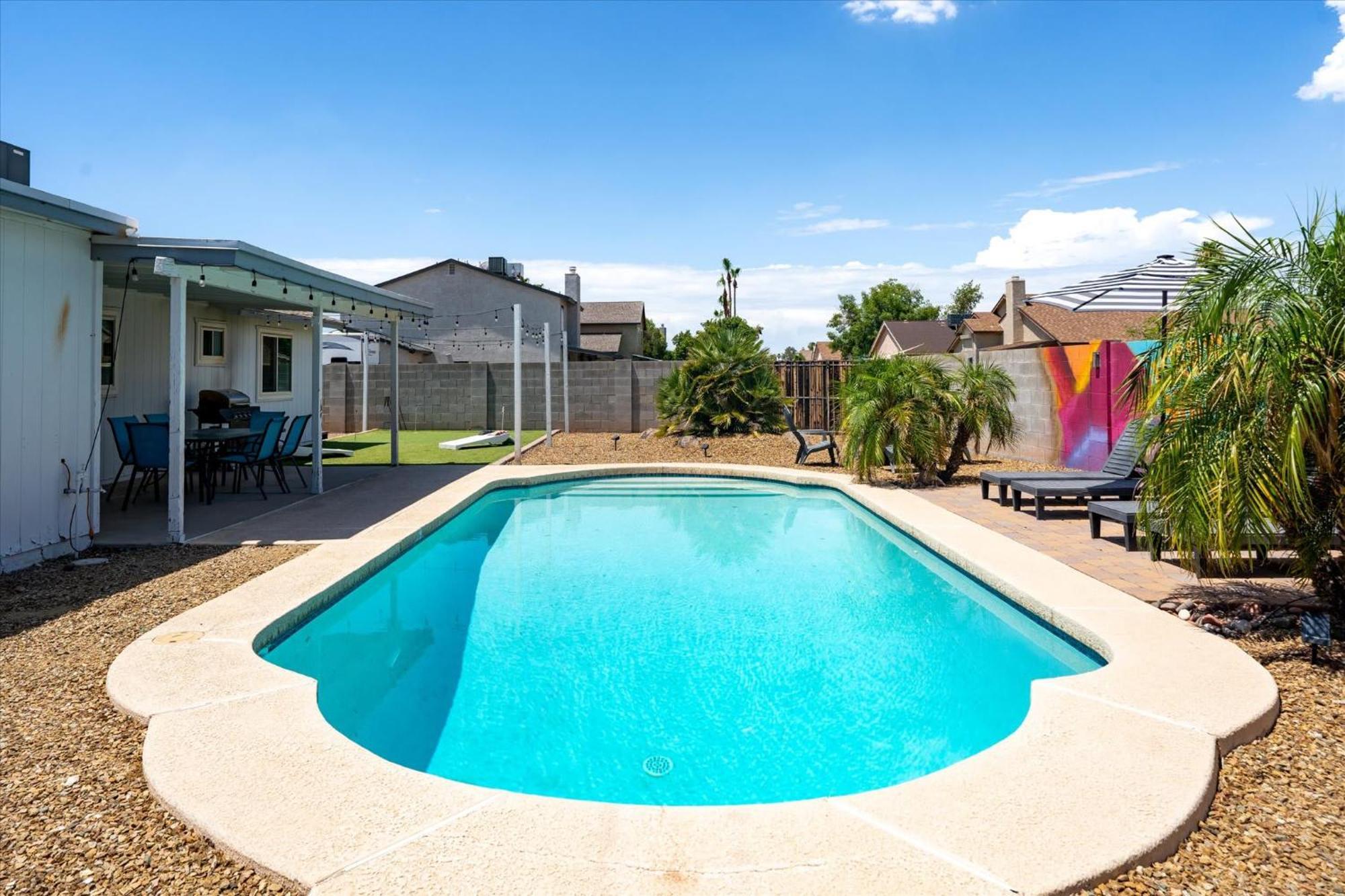 Mini Golf Fire Pit Pool Game Room チャンドラー エクステリア 写真