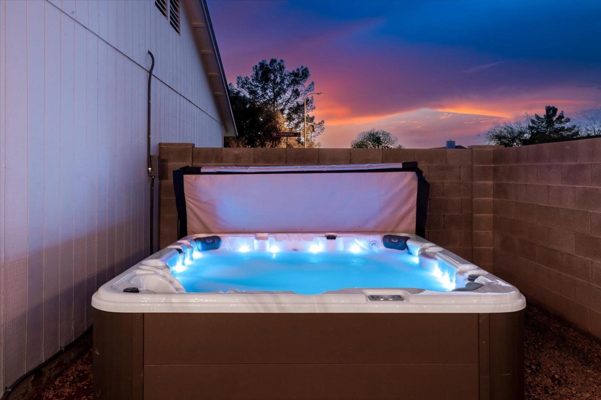 Mini Golf Fire Pit Pool Game Room チャンドラー エクステリア 写真
