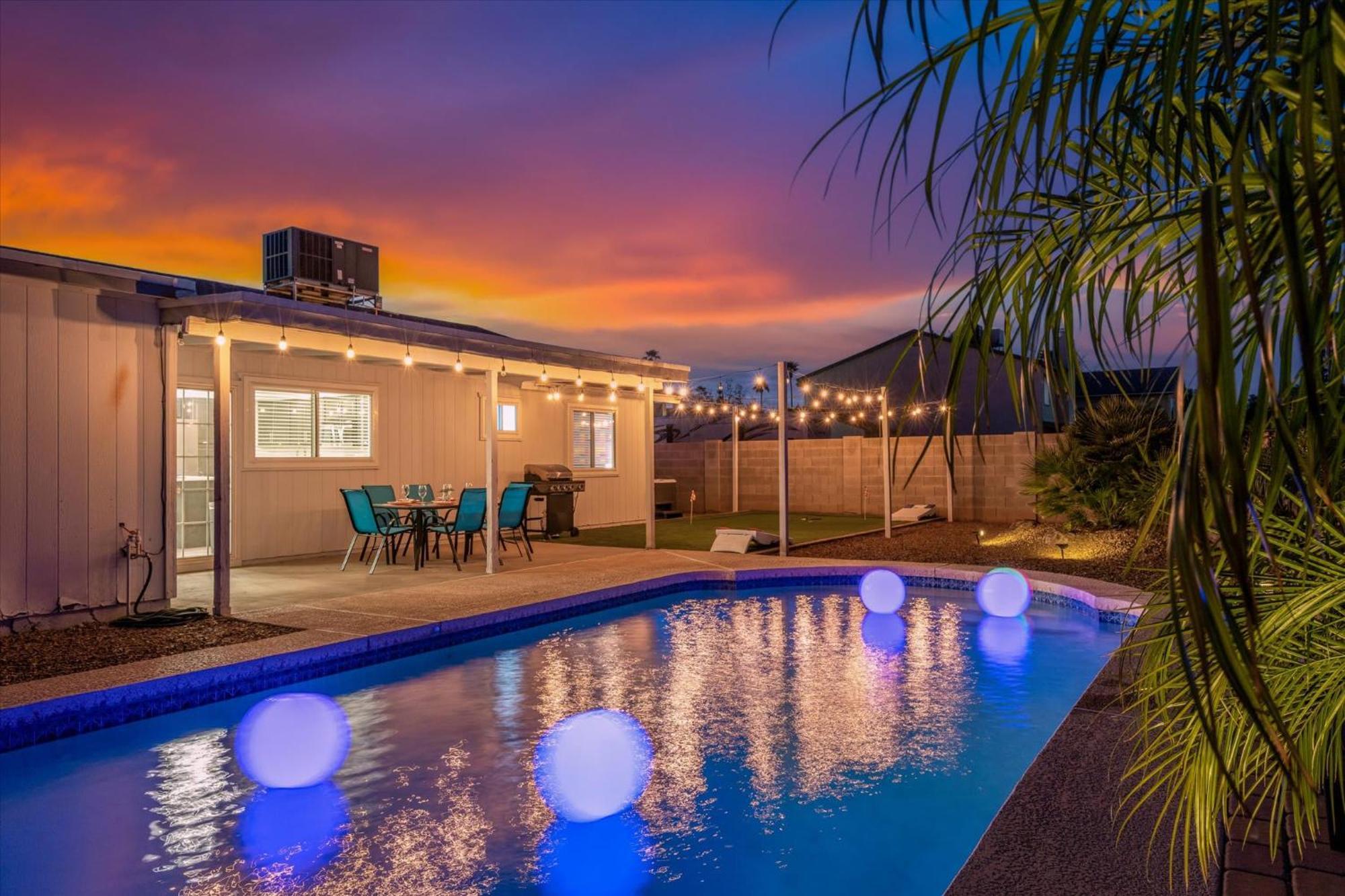 Mini Golf Fire Pit Pool Game Room チャンドラー エクステリア 写真